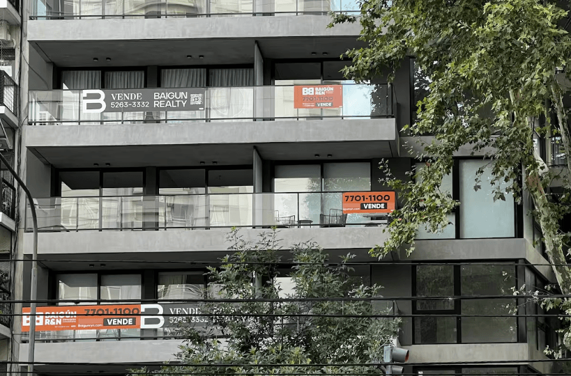 Créditos hipotecarios: el dilema de los bancos para prestar a 20 o 30 años con los depósitos que captan a 30 días
